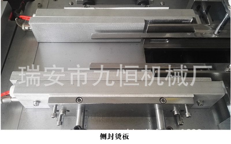 轉(zhuǎn)塔式折角刀.jpg