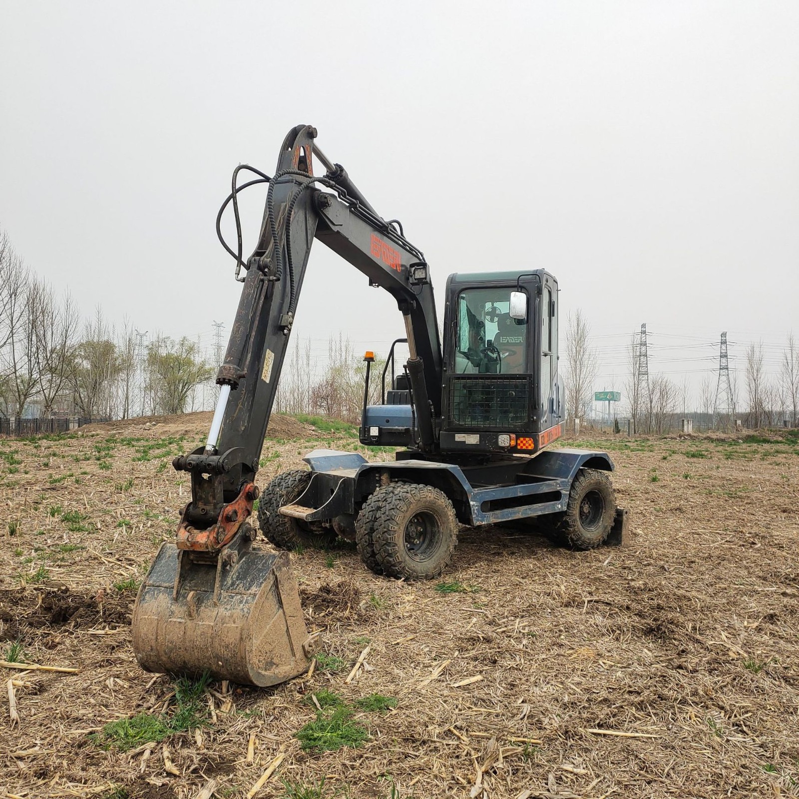 雷道75 濟寧二手輪式抓木機 便宜挖掘機 推土機視頻 果園農田