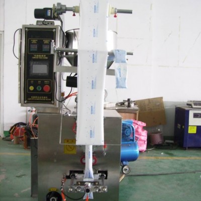 自動液體包裝機(jī)，飲料包裝機(jī)，辣椒油包裝機(jī)