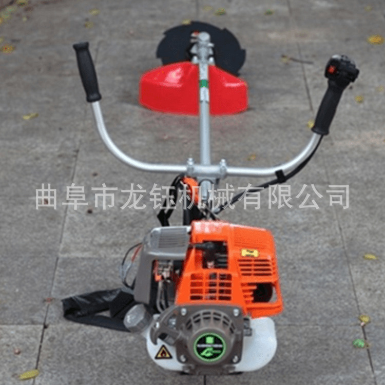 斜跨式割草機(jī)