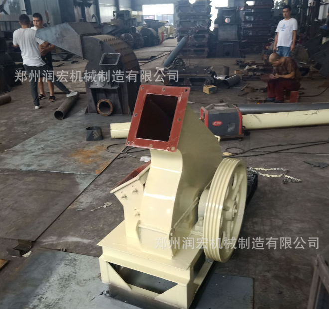 盤式木材削片機邊角料粉碎設(shè)備高噴式打片機樹枝木墩破碎機器廠家