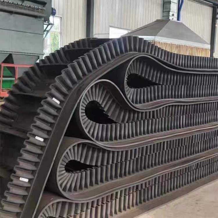 不銹鋼304鏈板輸送機(jī) 機(jī)械車間工作平臺(tái)耐高溫板式送輸機(jī)