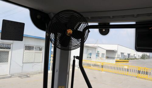 雷沃歐豹M1404-D輪式拖拉機(jī)