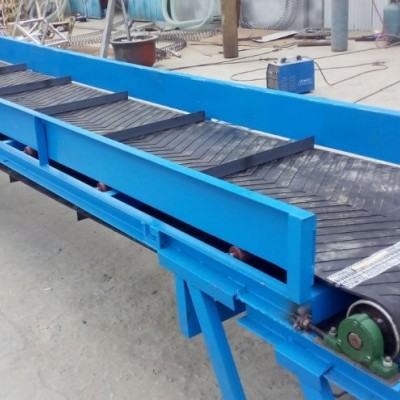 裝車皮帶運輸機 石場橡膠帶運輸設備廠家 規(guī)格齊全