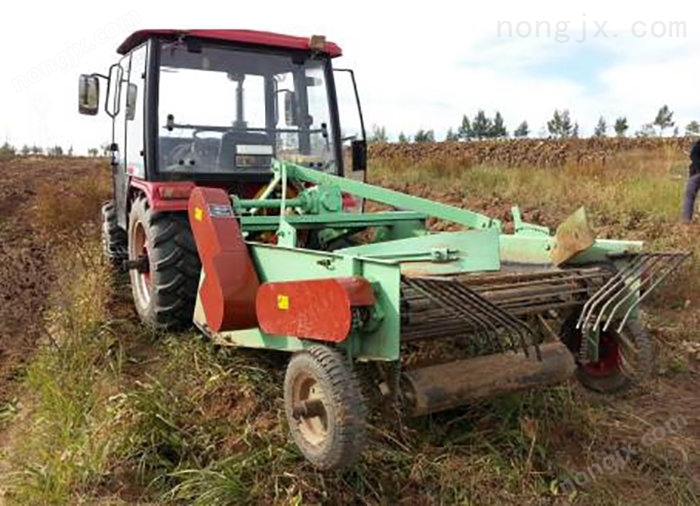 武川興農(nóng)4U-2型馬鈴薯收獲機