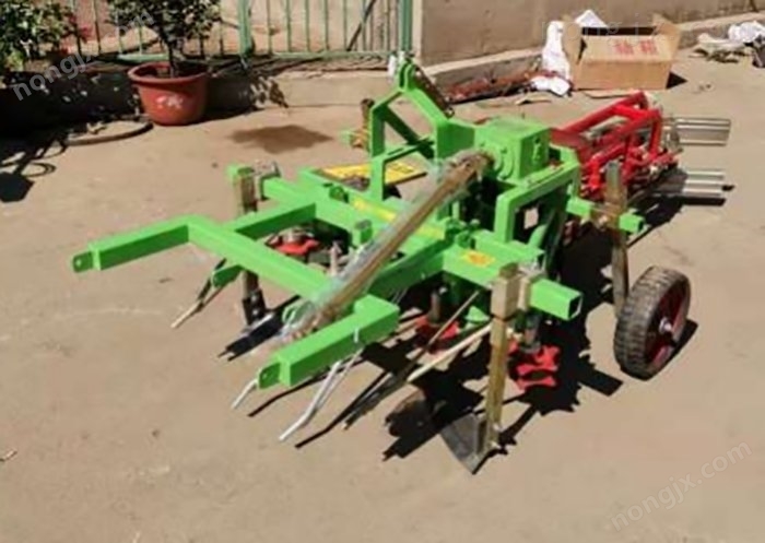 黑山建國4HW-2(990)型花生挖掘機(jī)
