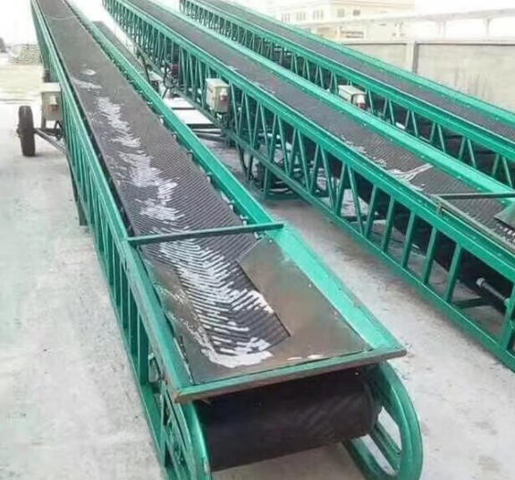 輸送機(jī)