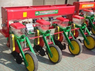 愛民鼎浩2BYF-4勺輪式精量播種機(jī)（面議）