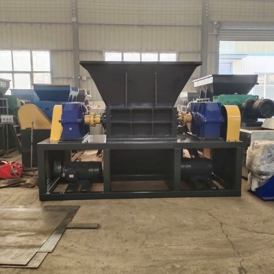 回廢垃圾撕碎機(jī) 廢金屬撕破機(jī) 廢電動(dòng)車騎行車破碎機(jī) 鑫悅機(jī)械